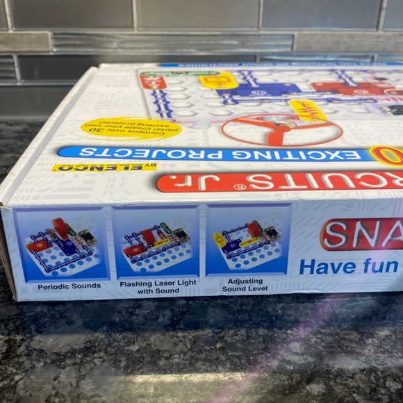 Snap Circuits Jr. SC-100 Electronics Discovery Kit By Elenco - Picture 6 of 11